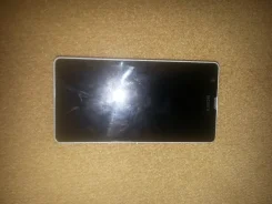 Sony Xperia ZR. �/�
