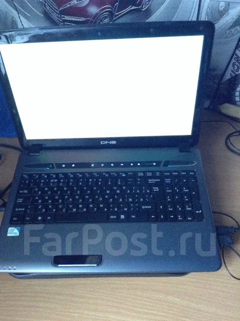 DNS Home 0164783. 15.6", 2,4����, ��� 4 ��, ���� 500���, WiFi: 1, Bluetooth: 1, ����������� �� 6��. ����