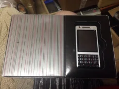 Sony Ericsson P1i. �/�