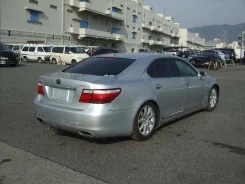 Lexus LS600hL. UVF5004362 ����