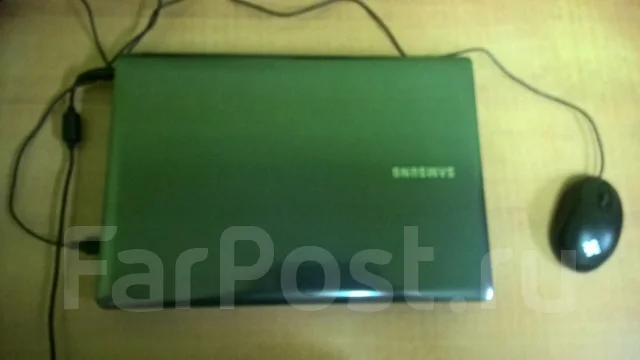Samsung 355V4C. 2,3����, ��� 6 ��, ���� 700���, WiFi: 1, Bluetooth: 1, ����������� �� 3��. ����