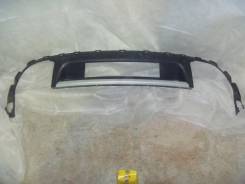 Накладка на бампер. Volkswagen Touareg, 7P5 Двигатели: BAR, BGU, CASA, CASB, CASD, CATA, CCTA, CEGA, CGEA, CGFA, CGNA, CGRA, CJMA, CJTA, CKDA, CMTA, C...