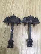 Ограничитель двери. Toyota Avensis, ADT251, ADT250, AZT255, ZZT251, ZZT250, AZT251, AZT250, CDT250 Двигатели: 2AZFSE, 1AZFE, 3ZZFE, 1CDFTV, 2ADFTV, 2A...