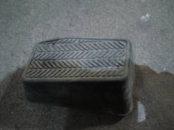 Подставка под ногу. Toyota: Corolla, Corolla Levin, Sprinter Trueno, Sprinter, Sprinter Marino, Corolla Ceres, Prius, Sprinter Carib, Corolla Sprinter...
