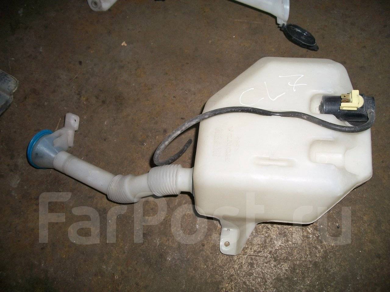 бачок омывателя аккорд 7. замена бачка омывателя аккорд 7. 76810-sea-j01 форсунка омывателя. моторчик омывателя хонда аккорд 2005. омыватель лобового стекла аккорд 7.