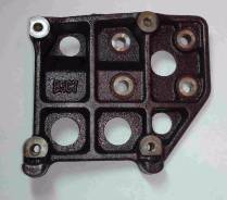 Крепление компрессора кондиционера. Mazda Ford Festiva Mini Wagon, DW5WF, DW3WF Mazda Ford Festiva, D25PF, D23PF Mazda Revue, DB5PA, DB3PA Mazda Demio...