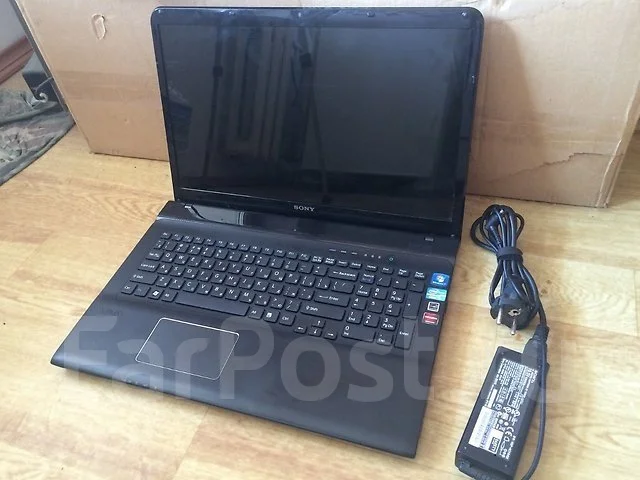Sony VAIO SVE1511V1R. 15.6", 2 500����, ��� 4 ��, ���� 500���, WiFi: 1, Bluetooth: 1, ����������� �� 3��. ����