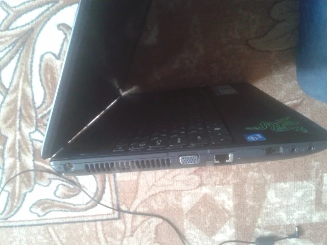 eMachines E529. 15.6", 2����, ��� 1024 ��, WiFi: 1 ����