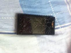 Sony Xperia J. �/�