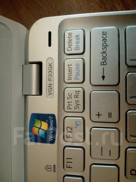 Sony VAIO VGN. 8", 1,6����, ��� 2048 ��, ���� 80���, WiFi: 1, Bluetooth: 1 ����