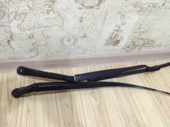 Держатель щетки стеклоочистителя. Toyota Camry, ASV50, AVV50, GSV50
