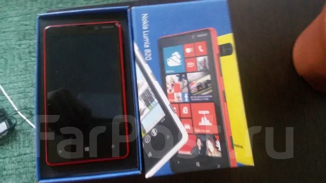 Nokia Lumia 820 ����
