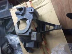 Крепление противотуманной фары. Toyota Land Cruiser, VDJ200, GRJ200, URJ200, URJ202, UZJ200 Двигатели: 3URFE, 1VDFTV, 1URFE, 1GRFE, 2UZFE