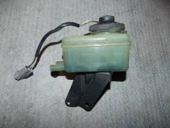 Бачок для тормозной жидкости. Toyota Ipsum, SXM10, SXM10G, SXM15G, SXM15 Toyota Gaia, SXM10, SXM15G, SXM10G, SXM15