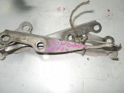 Крепление капота. Toyota: Vitz, Echo Verso, XA, Yaris, WiLL Cypha, Echo, Funcargo, ist, Platz, Yaris Verso, Scion Двигатели: 1SZFE, 1NZFE, 2NZFE, 2SZF...