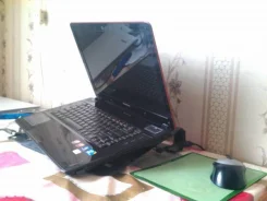 Lenovo IdeaPad Y560. 15.6", 2 267����, ��� 4 ��, ���� 500���, WiFi: 1, Bluetooth: 1, ����������� �� 3��. ����
