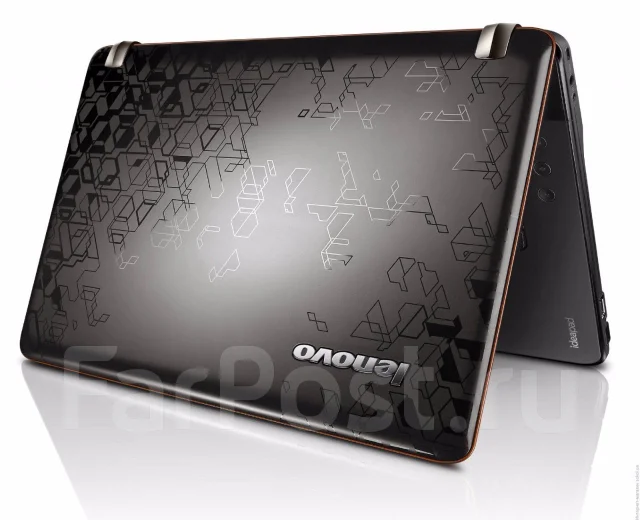 Lenovo IdeaPad Y560. 15.6", 2 267����, ��� 4 ��, ���� 500���, WiFi: 1, Bluetooth: 1, ����������� �� 3��. ����