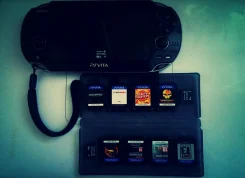 Sony PlayStation Vita ����