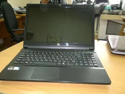 DNS Home 0123323. 15.6", 1,8����, ��� 3072 ��, ���� 500���, WiFi, Bluetooth, ����������� �� 1��. ����