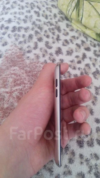 Apple iPod touch 4. ����
