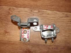 Крепление боковой двери. Toyota Ipsum, ACM21, ACM26W, ACM26, ACM21W, ACM20, CLM20 Toyota Picnic Verso, CLM20, ACM20, ACM21 Toyota Avensis Verso, ACM21...