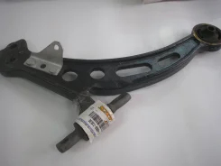 ����� ������ ������ Toyota Camry / Windom / Gracia / Harrier 48068-33030 ����