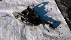 Педаль ручника. Toyota Camry, SV40 Двигатель 3SFE