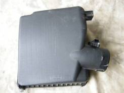 Корпус воздушного фильтра. Lexus: LX450d, LX570, LX460, GX470, GX460, GX400, LX470 Toyota: Land Cruiser, Regius Ace, Crown, Corolla, Dyna, 4Runner, Co...