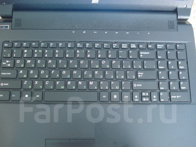 DNS Gamer. 17.3", 2,3����, ��� 8 ��, ���� 750���, WiFi: 1, Bluetooth: 1, ����������� �� 2��. ����
