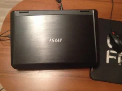 MSI GT70. 17.3", 3,1����, ��� 8 ��, ���� 1 024���, WiFi, Bluetooth, ����������� �� 5��. ����