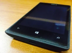 Nokia Lumia 520. �/�