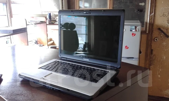 Toshiba Satellite L300. 15.4", 2,2����, ��� 3072 ��, ���� 500���, WiFi: 1, Bluetooth: 1 ����