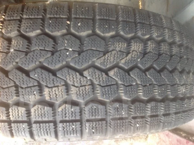 Yokohama F700. ������, 2000 ���, �/�, ����� 20 % ����