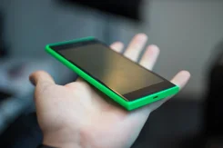 Nokia Lumia 735 ����