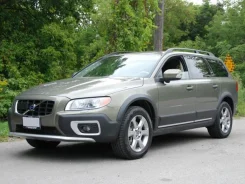 Volvo XC70 ����