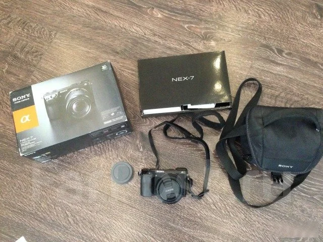Sony Alpha NEX-7 ����