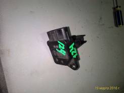 Датчик расхода воздуха. Toyota Corolla, NZE120, NZE121, NZE124, ZZE124, ZZE123, ZZE122, ZZE121, ZZE120 Toyota Corolla Fielder, NZE124, ZZE124, ZZE124G...