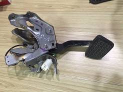 Педаль тормоза. Toyota Aurion, ASV50, GSV50 Toyota Camry, ACV51, ASV50, ASV51, GSV50 Двигатели: 2ARFE, 2GRFE, 1AZFE, 6ARFSE