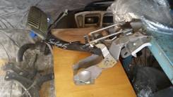 Педаль тормоза. Subaru Forester, SG5 Двигатель EJ205