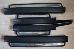 Накладка на порог. Toyota Avensis, ADT251, ADT250, ZZT251, ZZT250, AZT251, AZT250 Двигатели: 2AZFSE, 1AZFE, 3ZZFE, 2ADFTV, 2ADFHV, 1AZFSE, 1ZZFE, 1ADF...