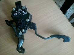Педаль акселератора. Toyota Vitz, NCP91