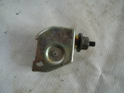 Замок лючка бензобака. Toyota: Celica, Scepter, Camry, Carina ED, Corona Exiv Двигатели: 3SFE, 3SGE, 3SGTE, 4AFE, 5SFE, 3VZFE, 1MZFE, 4SFE, 4SFI