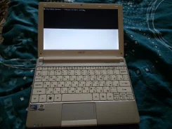 Acer Aspire One D257. 10.1", 1,6����, ��� 1024 ��, WiFi