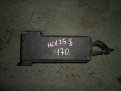 Блок предохранителей под капот. Toyota Kluger V, MCU25W, MCU20, ACU20, ACU25, MCU25 Toyota Highlander, MCU20, ACU20, MCU23, ACU25, MCU28, MCU25 Toyota...