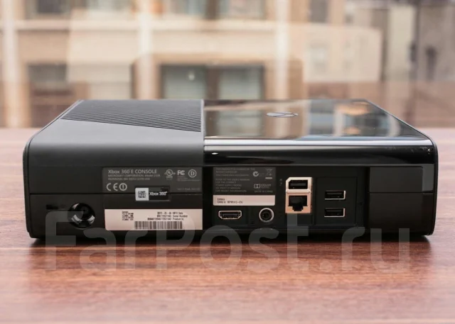 Microsoft Xbox 360 E 500Gb ����