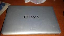 Sony VAIO VPC-EB4L1R. 15.6", 2,5����, ��� 4 ��, ���� 320���, WiFi, Bluetooth ����