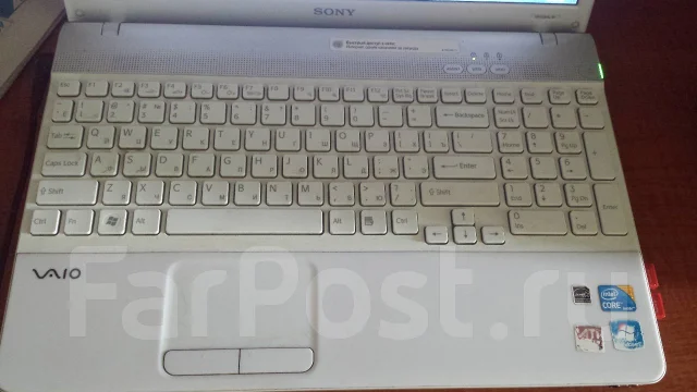 Sony VAIO VPC-EB4L1R. 15.6", 2,5����, ��� 4 ��, ���� 320���, WiFi: 1, Bluetooth: 1 ����