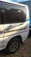 Стекло заднее. Mitsubishi Delica Star Wagon, P05W, P03W, P24W, P35W, P25W Mitsubishi Delica, P25W, P35W Двигатель 4D56
