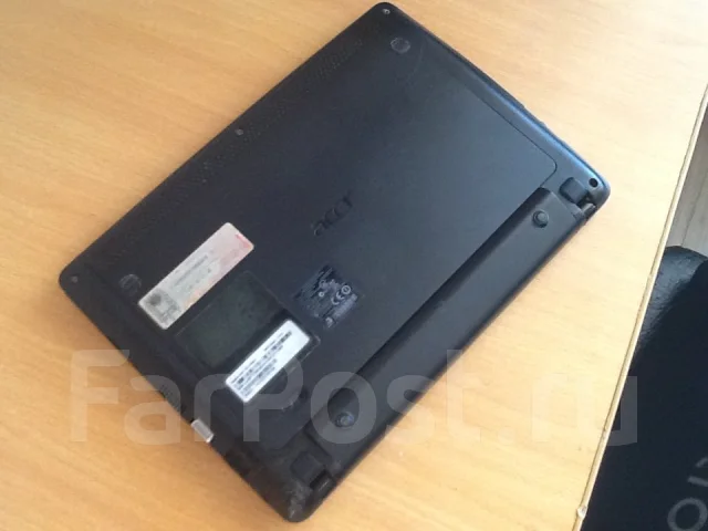 Acer Aspire One 722-C68kk. 11.1", 1����, ��� 2048 ��, ���� 320���, WiFi: 1, Bluetooth: 1, ����������� �� 6��. ����