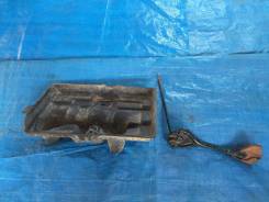 Кожух аккумулятора. Toyota Hiace Regius, KCH46G Toyota Touring Hiace